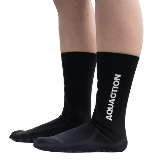 Avantouintipaketti sisältäen Aqua Gloves -hanskat ja Aqua Socks 2.5 mm -uintisukat - Aquaction